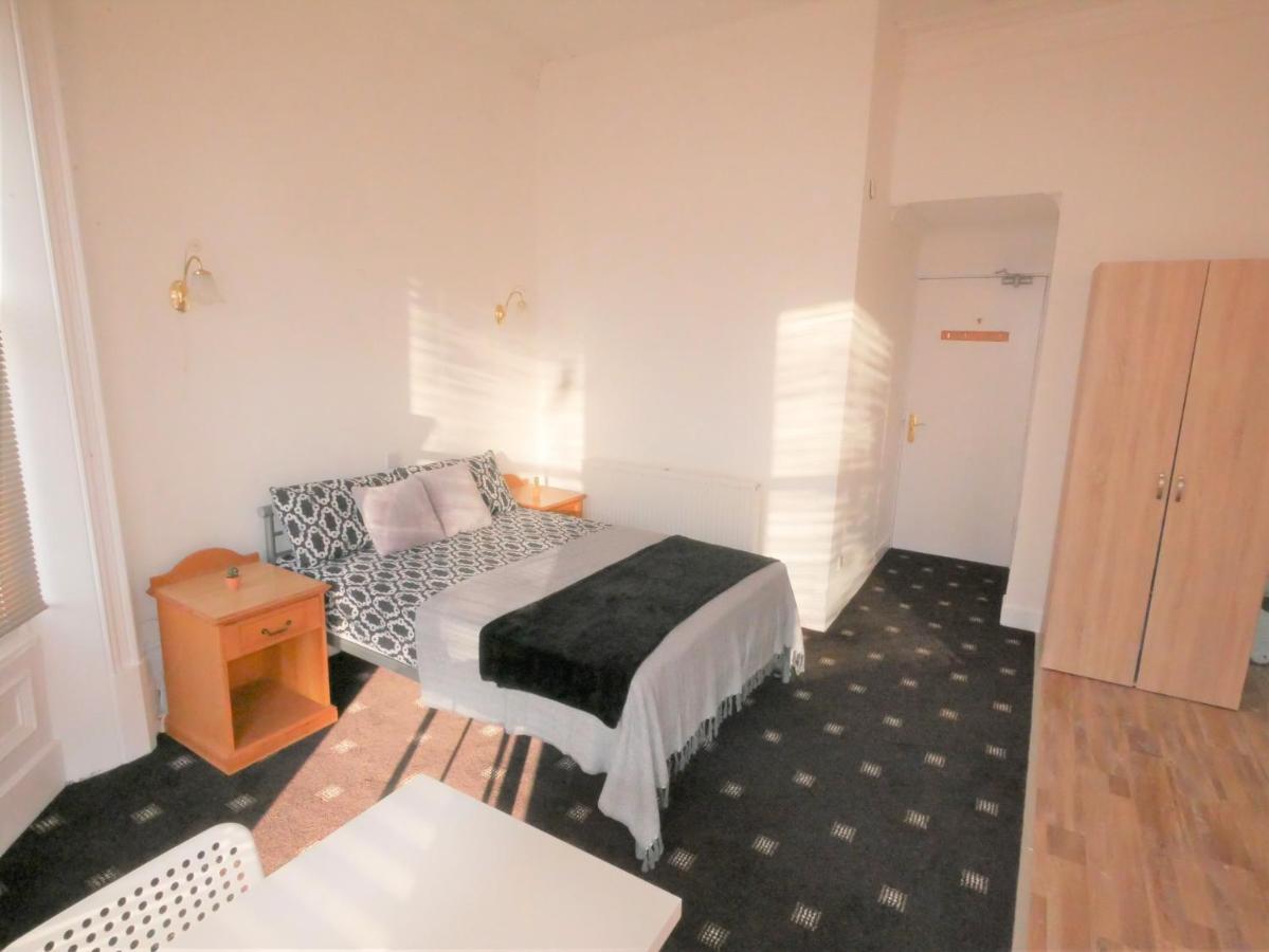 Deluxe Studio,1204139176:JPEG