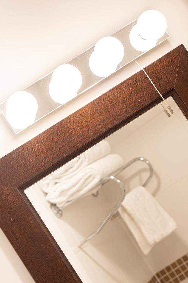 Single Room,1327980971:JPEG