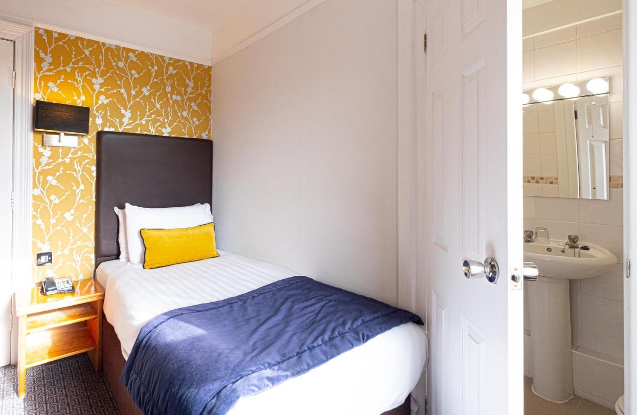 Single Room,1327981739:JPEG