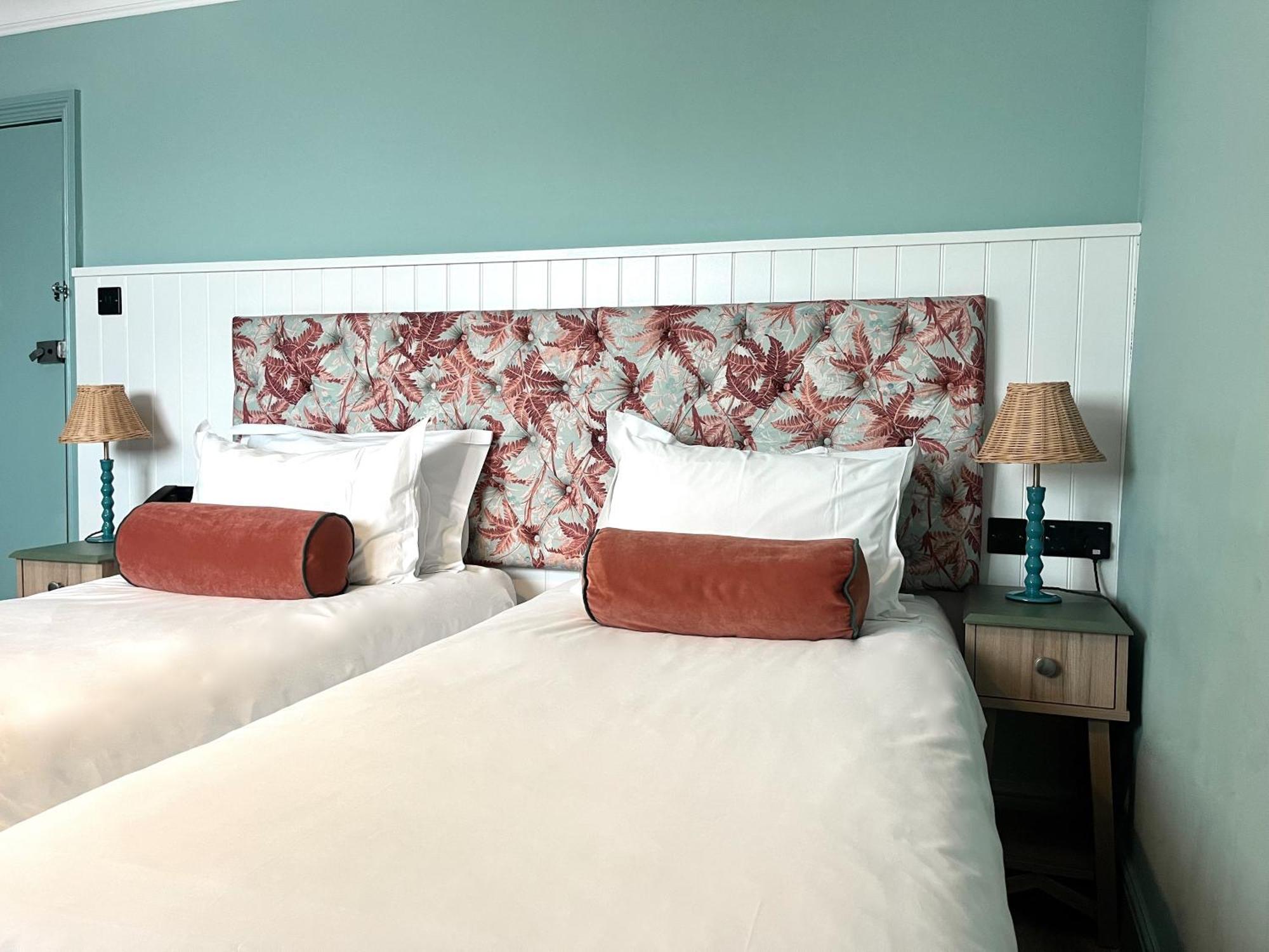 Cozy Twin Room,1591483301:JPEG