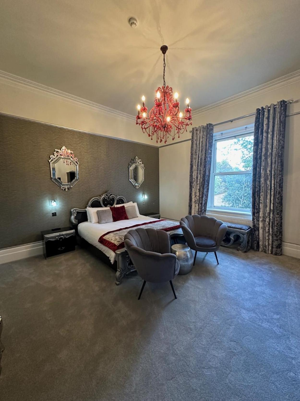 Large Executive Room,1622107238:JPEG