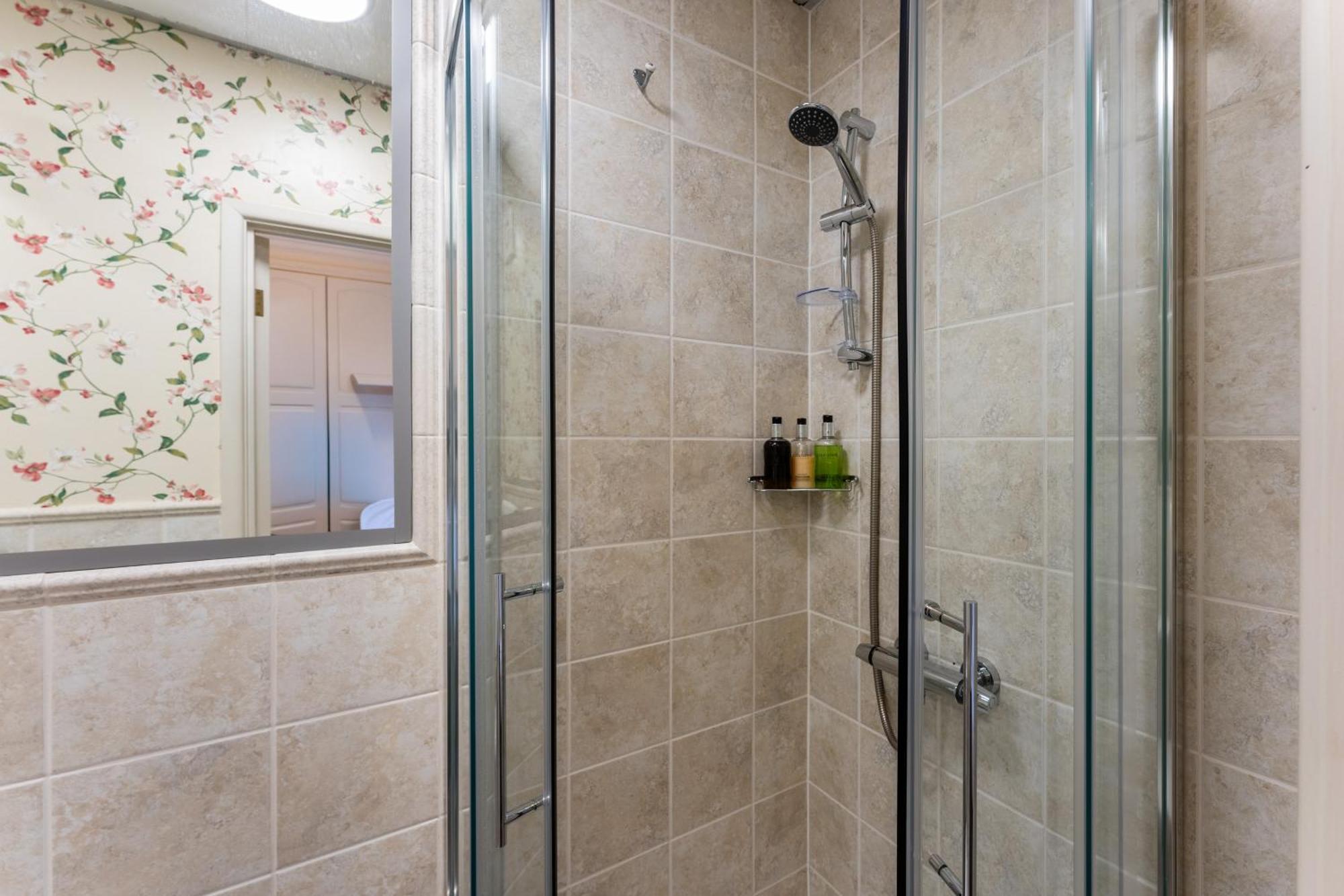 Double Room with Private Bathroom,1626376806:JPEG