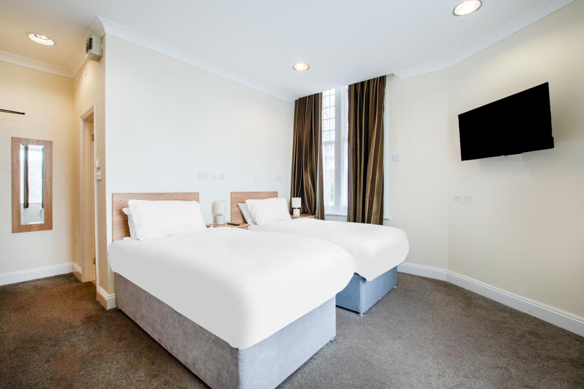 Standard Twin Room