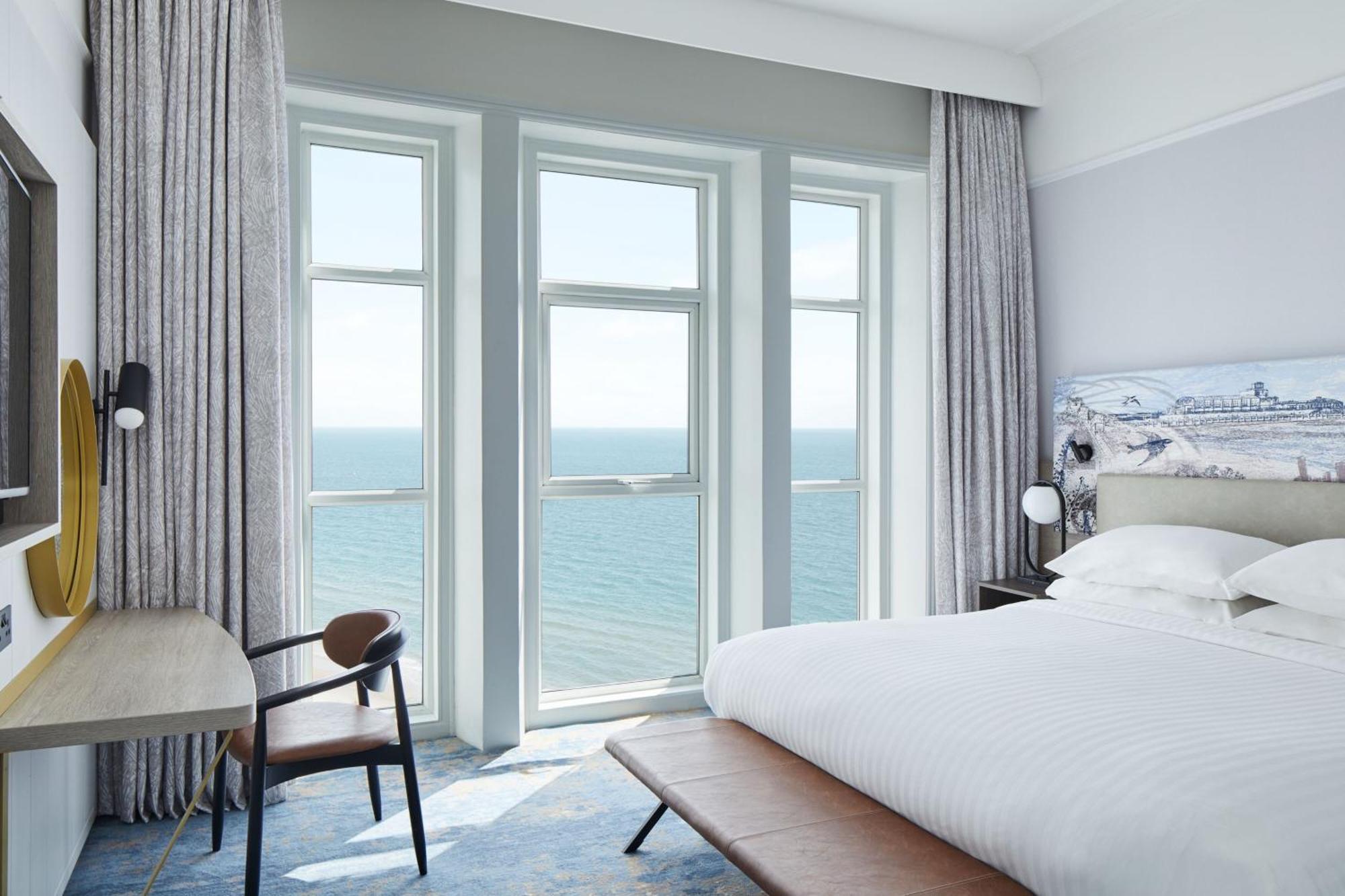 One-Bedroom King Suite Sofa Bed Sea View