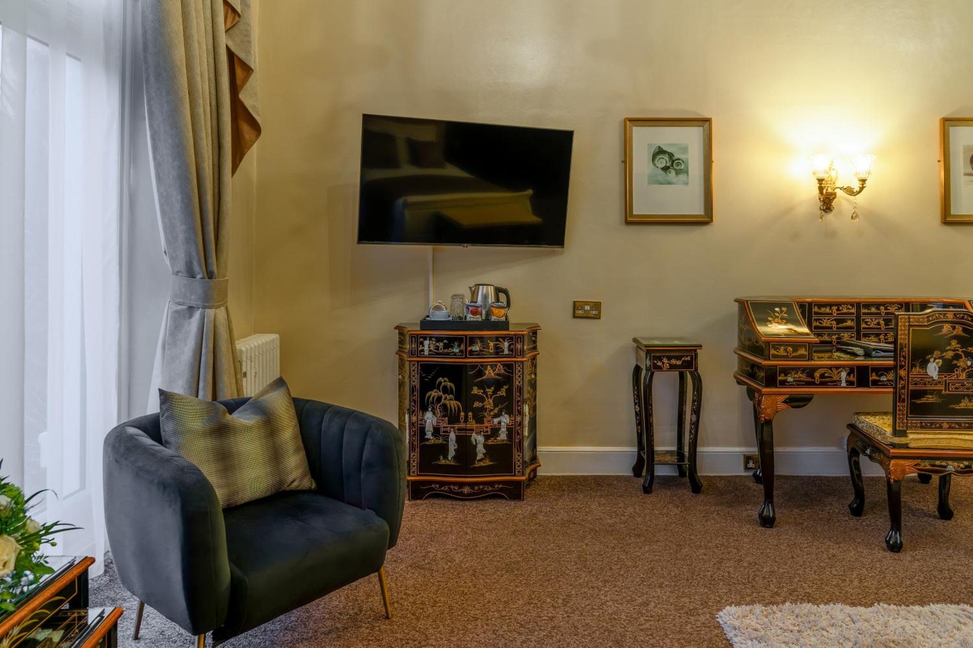 One-Bedroom Suite