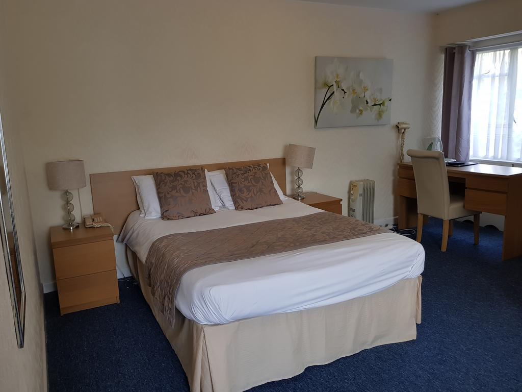 Double Room No Pets