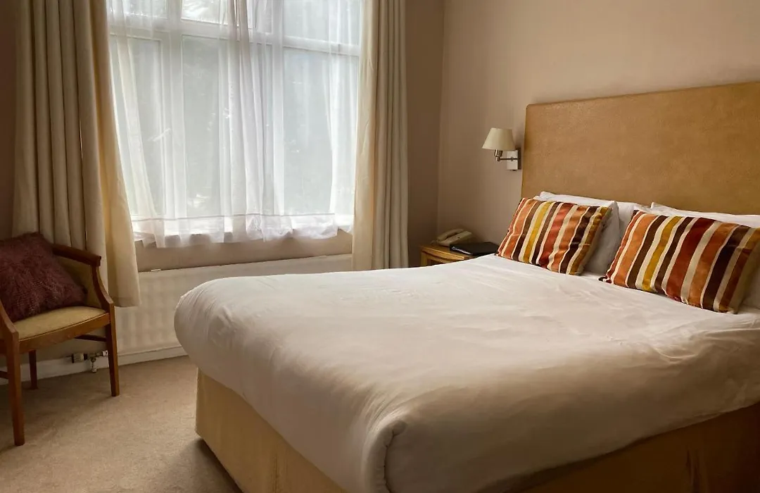 Hinton Firs Hotel-1