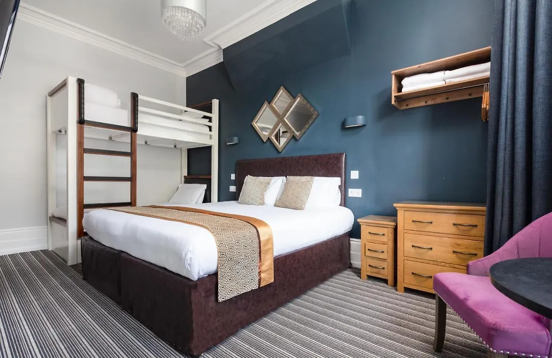 Applewood Hotel-1