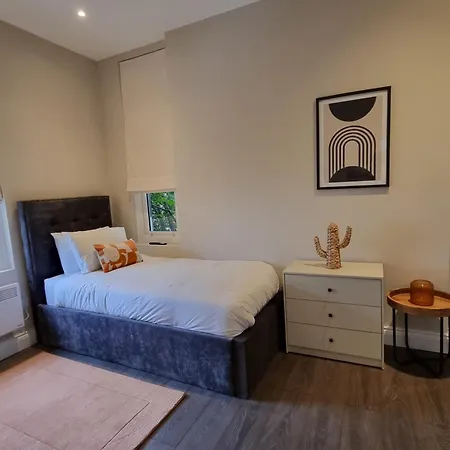 The Ivy Apartments-3