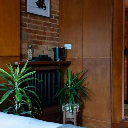 The Lodge Of Heavy Leisure-2
