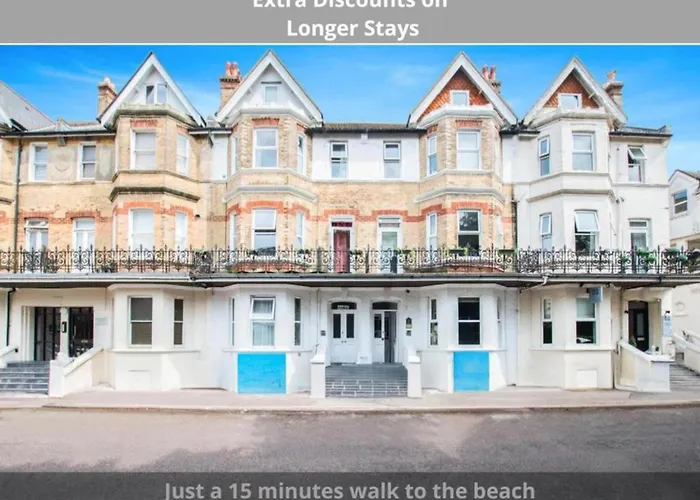 Oyo The Lodge Bournemouth